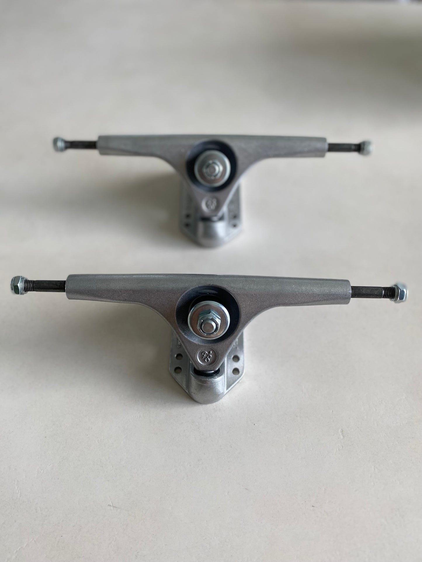 TRUCKS REVERSE KINGPIN 180MM (PAIR)