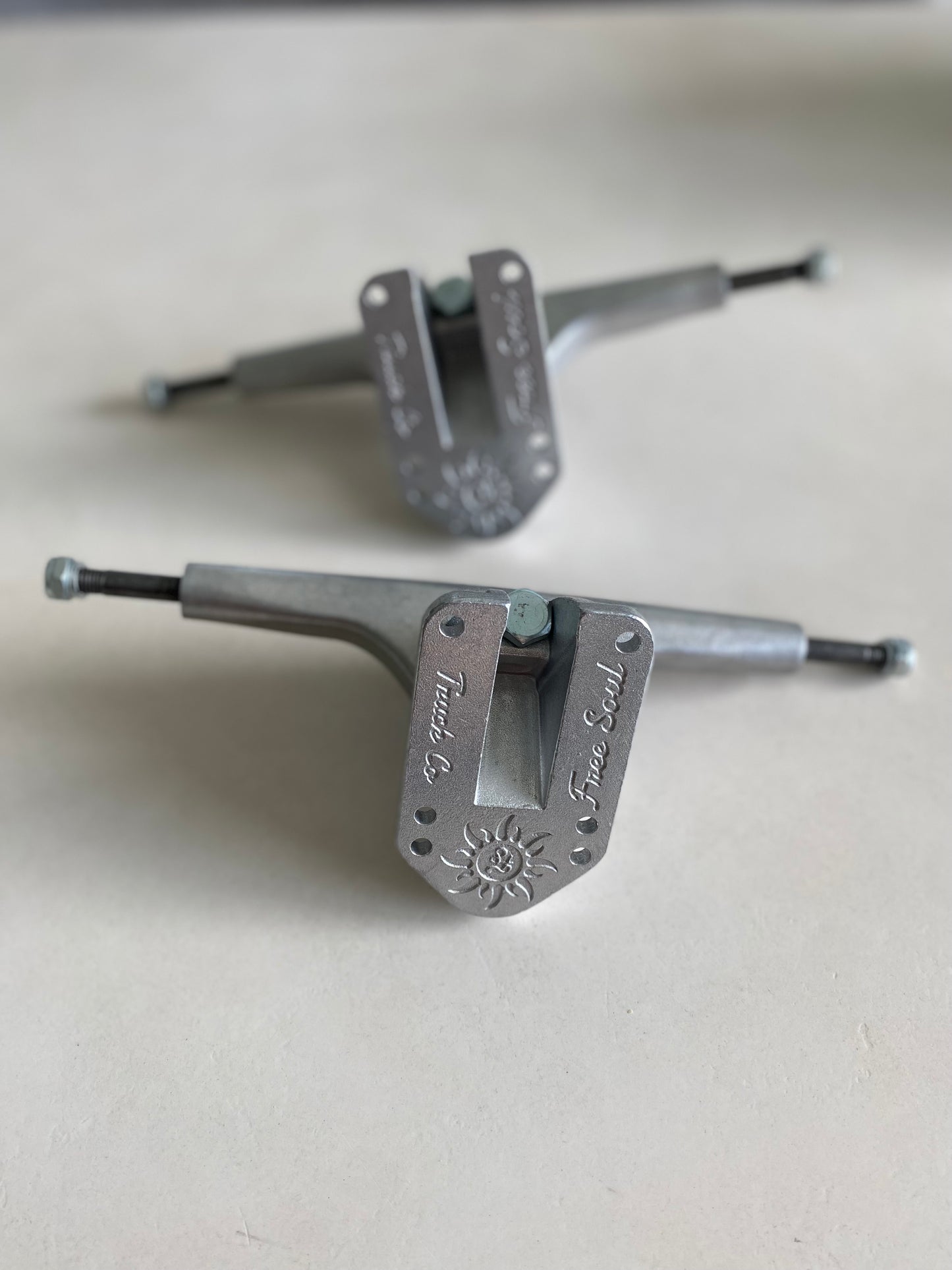 TRUCKS REVERSE KINGPIN 180MM (PAIR)